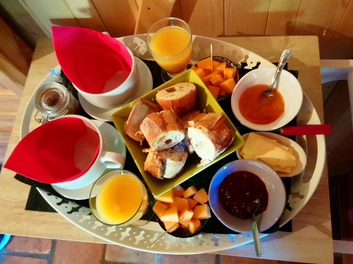 Brindepaille Bed and Breakfast Vallon-Pont-dʼArc Exteriör bild