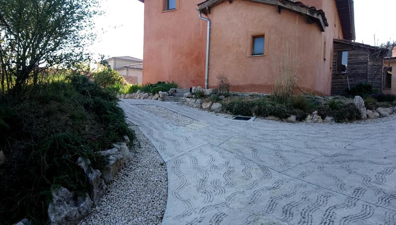 Brindepaille Bed and Breakfast Vallon-Pont-dʼArc Exteriör bild